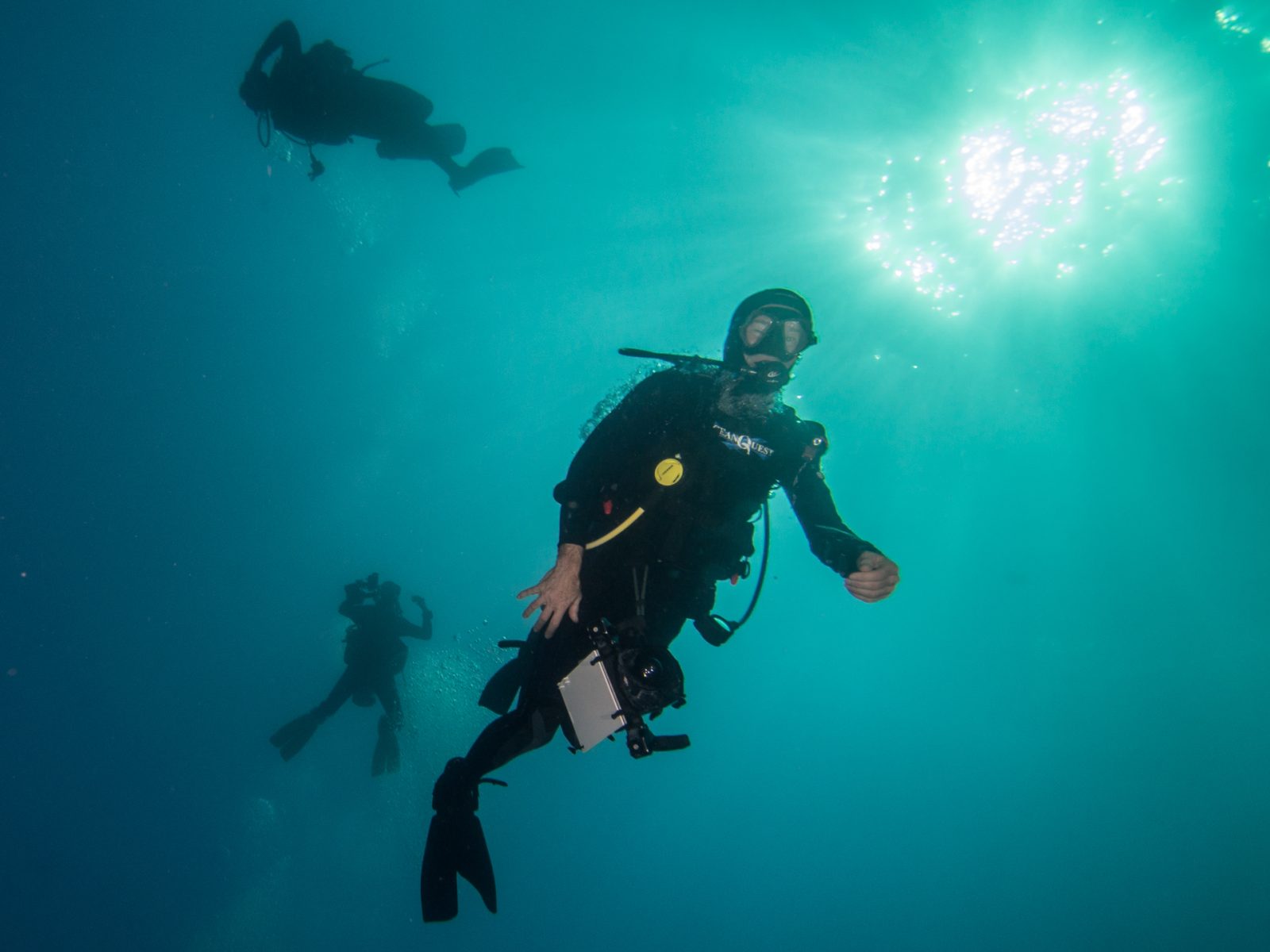Advanced Open Water student descending in blue water during a deep adventure dive in Cabo Pulmo Advanced Open Water student descending in blue water during a deep adventure dive in Cabo Pulmo